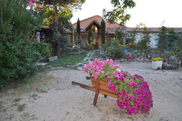Hospedium Hacienda Las Cavas Olmedo Exterior photo